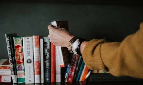 9 Best Customer Service Books to Check Out